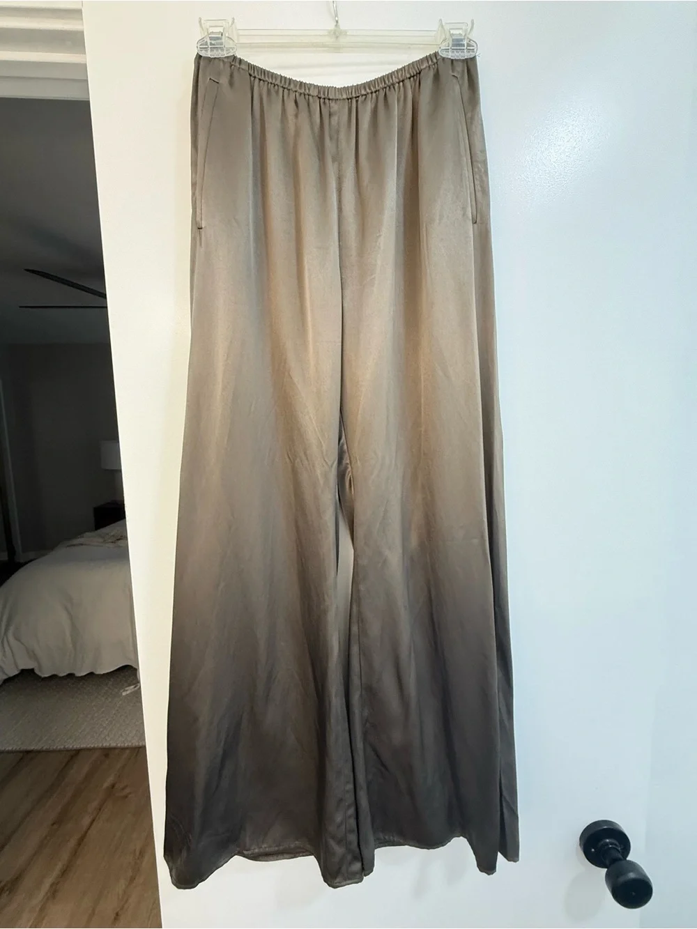 Women’s Wide-Leg Elastic Waist Pants in Taupe